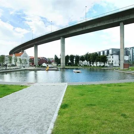 Apartment Spacious Waterfront With Free Parking - Upgraded 2024 Stavanger