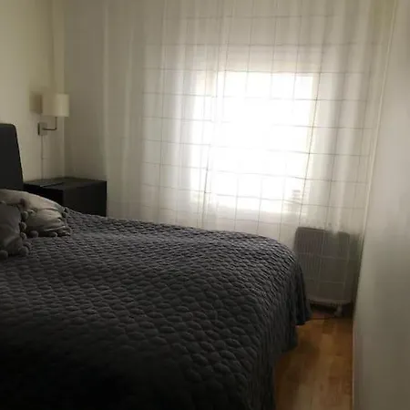 Spacious Waterfront With Free Parking - Upgraded 2024 Apartment *